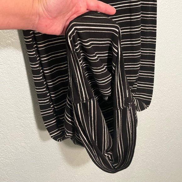 BILLABONG Sexy Black & White Striped Scoop Neck BodyCon Maxi Dress Size 1 - Picture 5 of 9